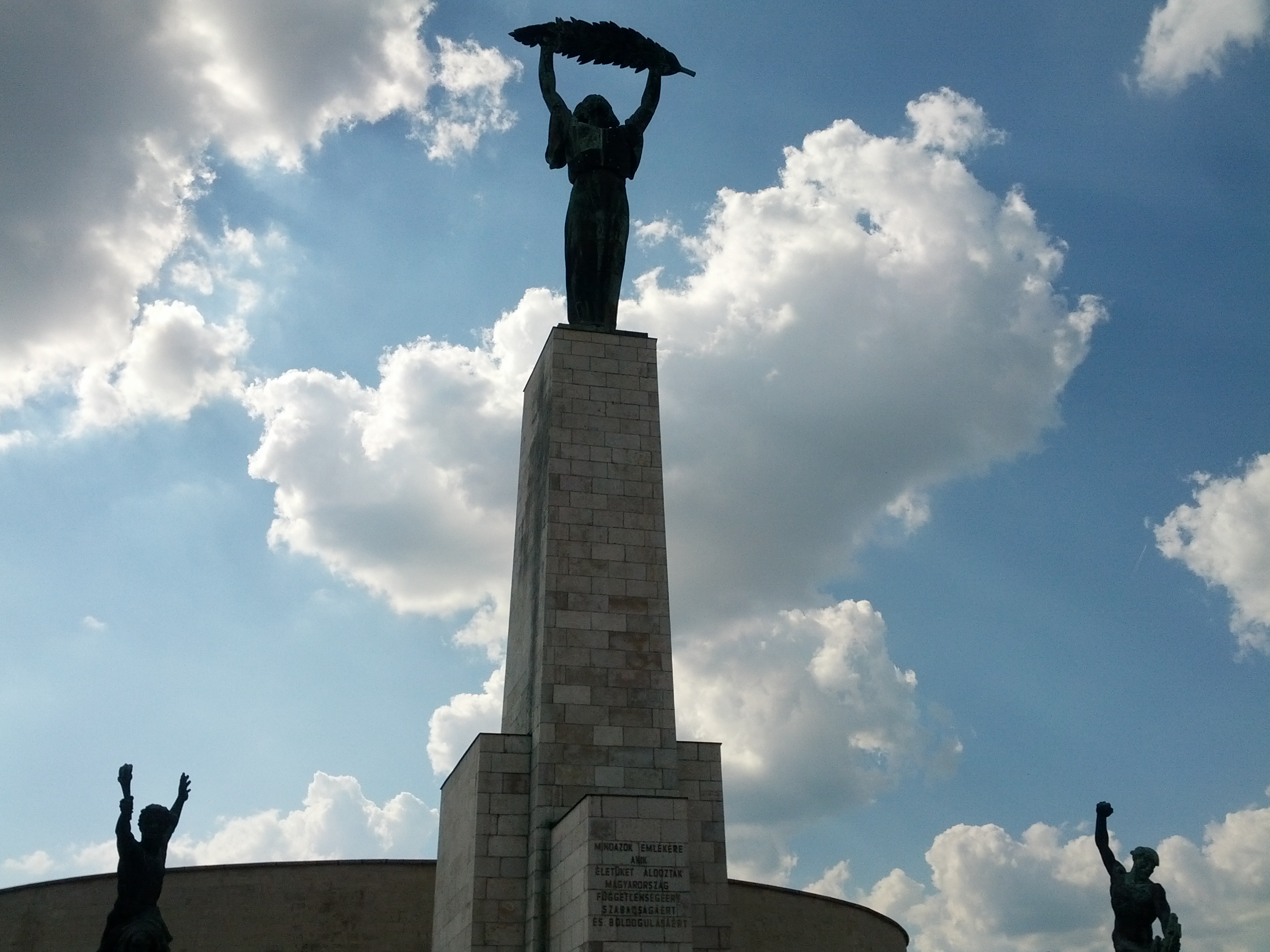 Budapest_statue de la liberté.jpg