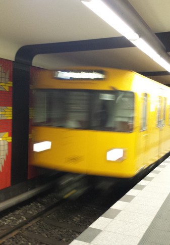 Mouvement chenille jaune.jpg