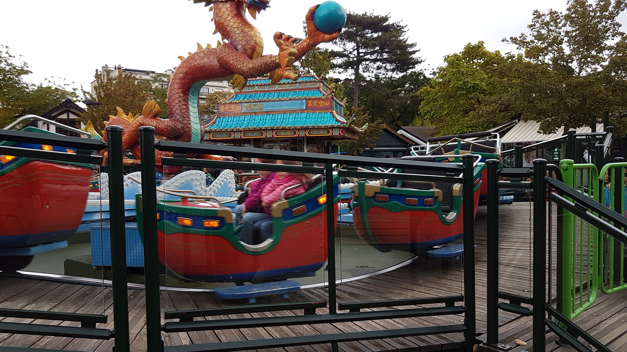 bateaux chenille.jpg