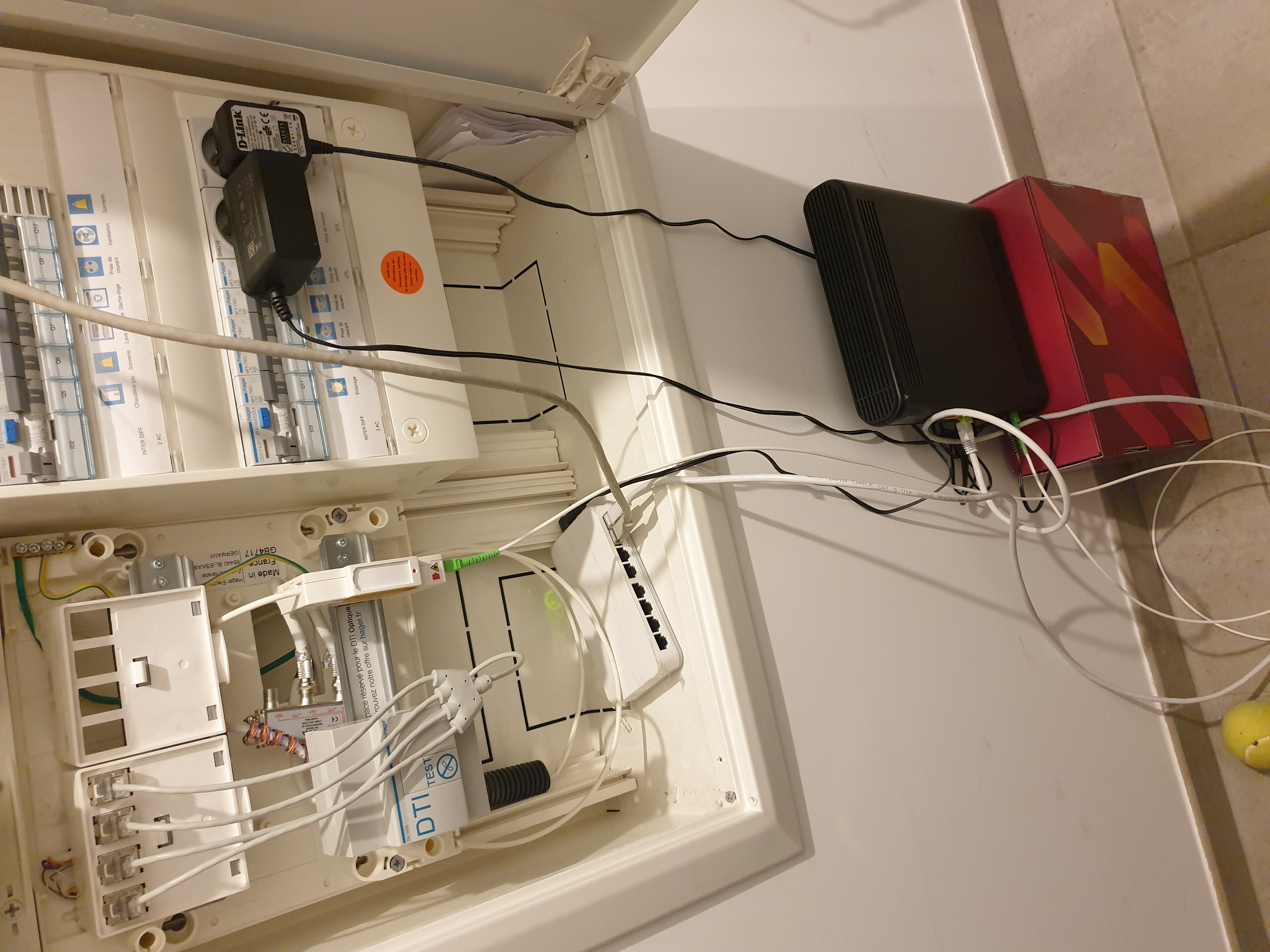 PHOTO TABLEAU ELEC SFR.jpg