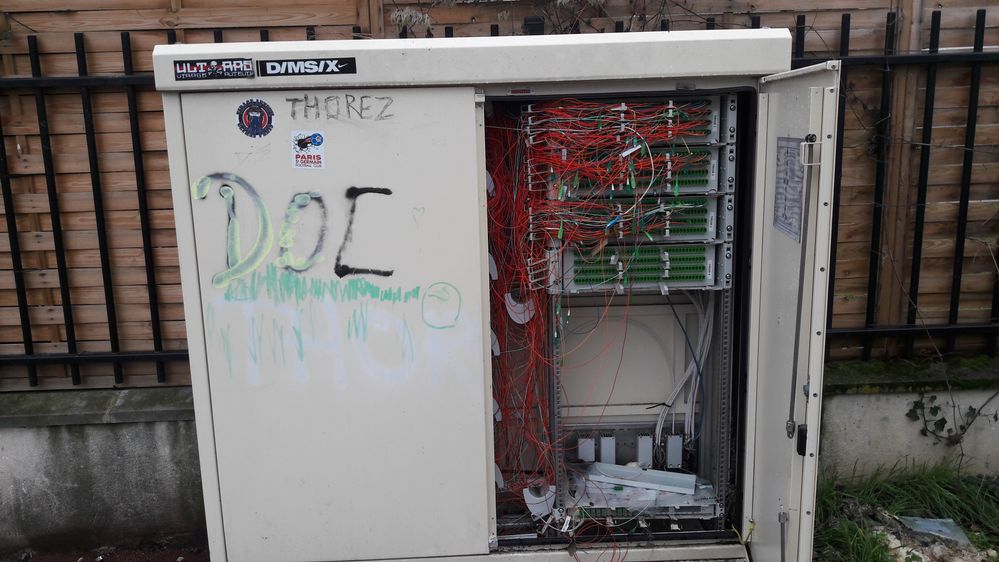 PAS de CONNEXION Armoire SFR dugny 93440