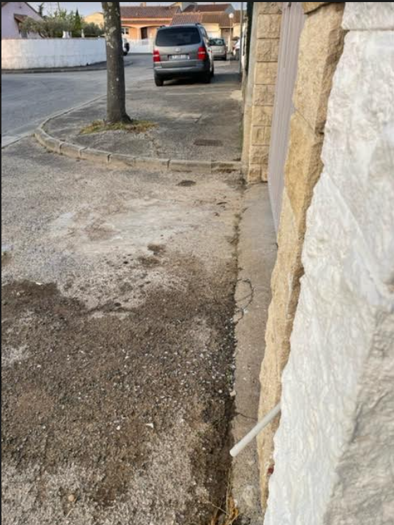 SFR ordre de faire sortir  un tube entre les 2 piliers .png