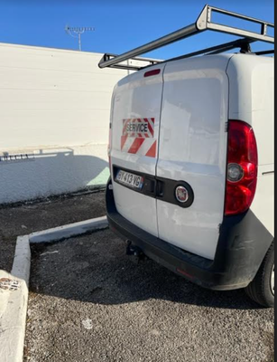 à 8.h 10. , Stéphane  sonne à ma porte