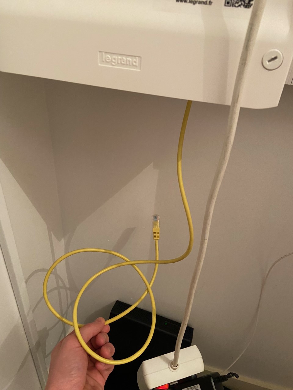 Numérique] relier un connecteur RJ45 à un module Wifi: Pas de Detection.  pourquoi?