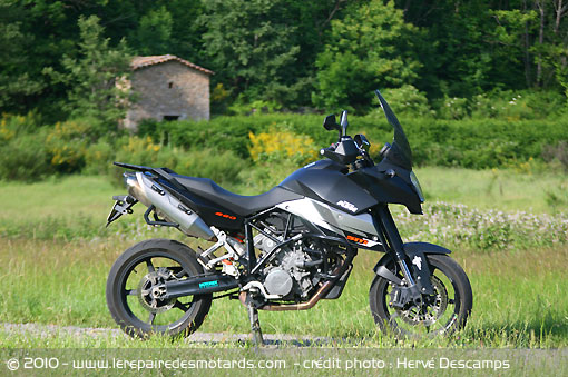 ktm-smt-990-cote.jpg